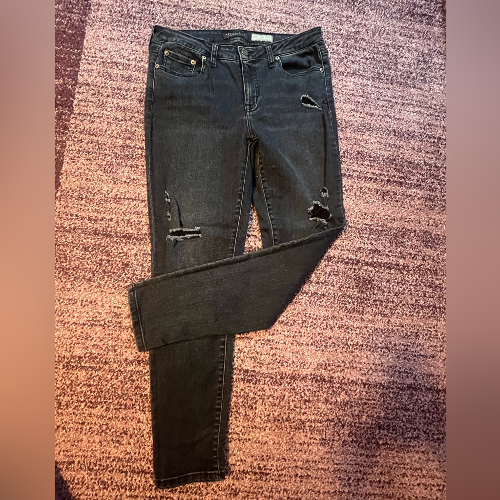 Destroyed Skinny Jeans